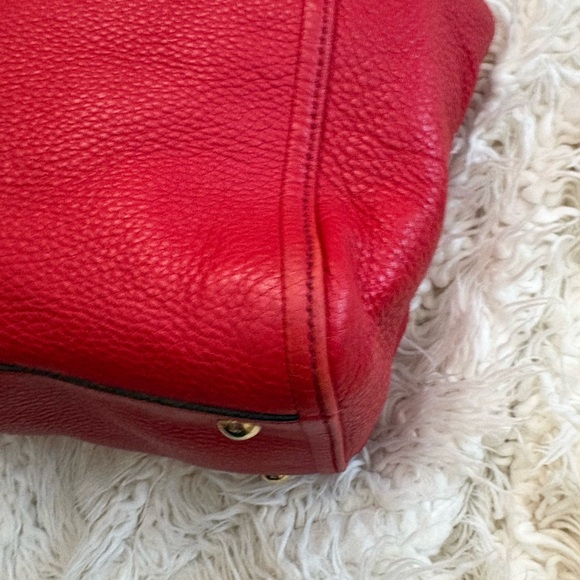 Luxury Staple Gucci Soho Shoulder Bag Authentic - Picture 10 of 12